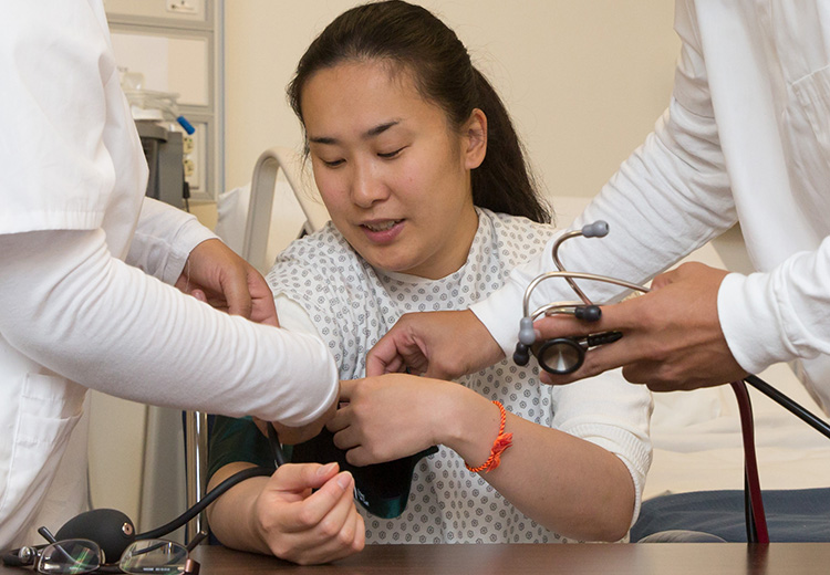 LVN students practice in the clinical simulation lab at Mission.